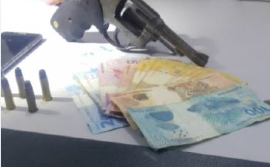 Dinheiro e arma de fogo apreendidos pela Polícia Civil em Palmas