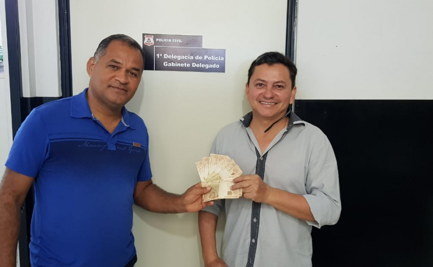 Policial civil recebe dinheiro furtado de volta em Araguaína 