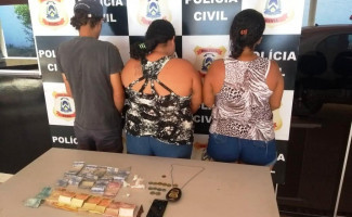 Duas mulheres e um homem são presos em flagrante por tráfico de drogas no sul do Estado