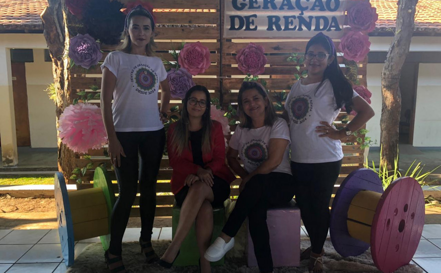 Delegada Ana Maria Varjal, ao centro, com demais policiais civis da DEAM -ARAGUAÍNA 