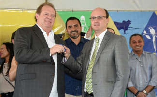 Governador Mauro Carlesse inaugura Núcleo de Identificação de Taquaruçu e entrega cerca de 2,9 milhões em viaturas, armas e equipamentos para a Polícia Civil