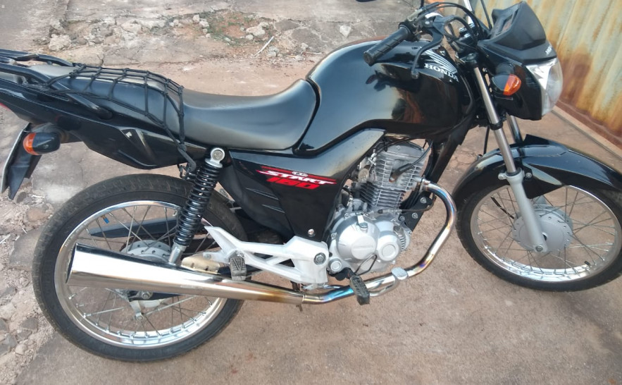 Motocicleta que pode ter sido utilizada no crime foi apreendida pela Polícia Civil 