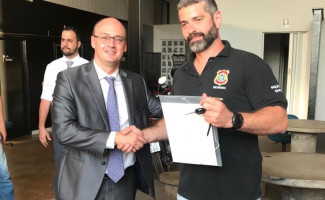 Secretário da Segurança Pública visita unidades em Araguaína e entrega camionete para Complexo de Delegacias Especializadas