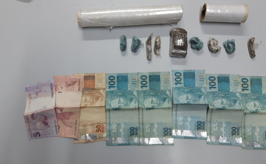 Polícia Civil desarticula mais um ponto de venda de drogas e prende  três homens em Paraíso 2.jpg