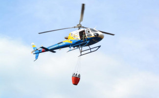 CIOPAER presta apoio aéreo no combate as queimadas e lança cerca de 7,5 mil litros de água em focos de incêndio neste sábado