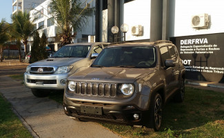 Polícia Civil apreende dois carros utilitários na Capital