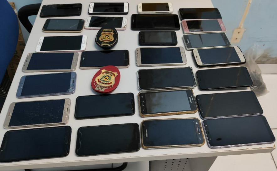 Polícia Civil recupera cerca de trinta celulares roubados e os devolve aos proprietários - Divulgação Polícia Civil.jpg