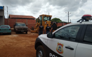 Polícia Civil cumpre mandados de busca e apreensão de veículos e peças automotivas na prefeitura de Carmolândia