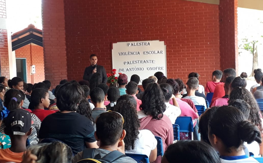 delegado falou para estudantes de Caseara.jpeg