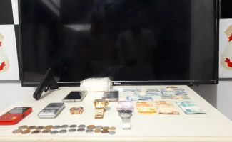 Polícia Civil prende no setor Santa Fé, em Palmas, homem por tráfico e mulher por receptação