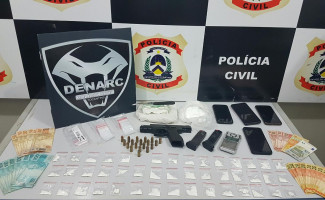   Polícia Civil prende quatro pessoas suspeitas de tráfico na Capital com armamentos de uso restrito e entorpecentes avaliados em R$ 15 mil