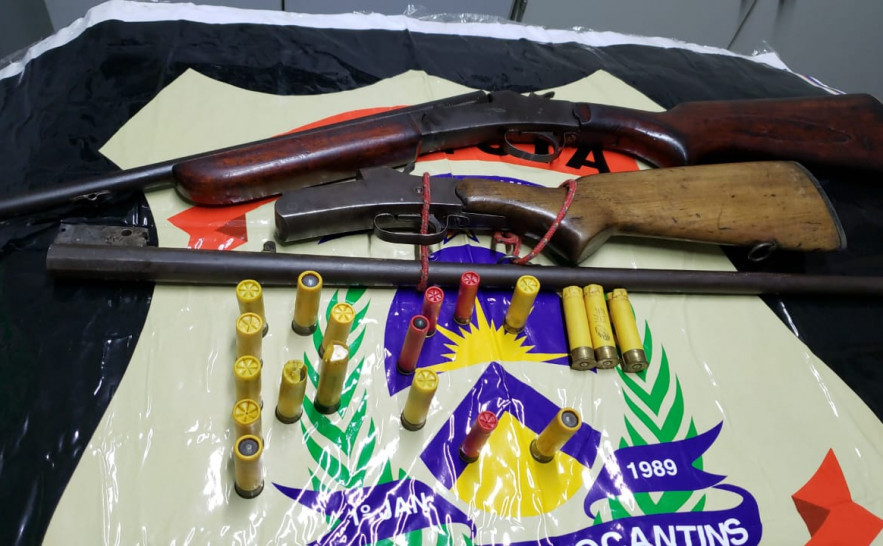 Armas e munições foram encontradas na casa do suspeito de triplo homicídio..jpeg