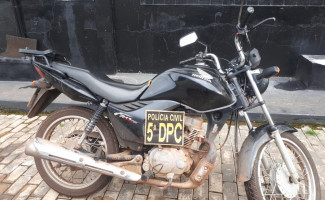 Polícia Civil da Capital recupera motocicleta roubada no início do mês