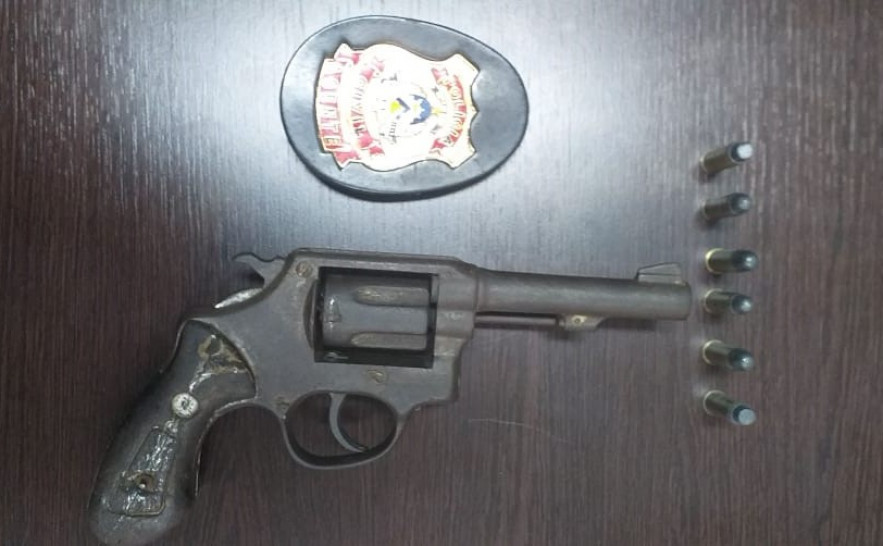 Arma de fogo apreendida pela Polícia Civil em Aparecida do Rio Negro 
