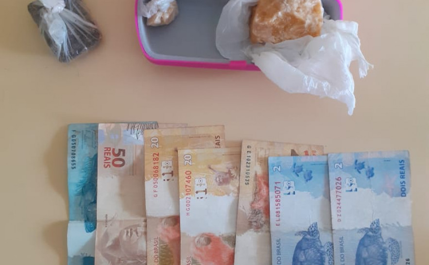 Drogas e dinheiro apreendidos pela Polícia Civil em Tocantínia