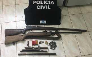 Homens são presos pela Polícia Civil por posse ilegal de arma de fogo no Sudeste do Estado 