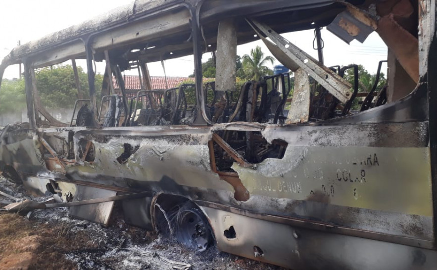 Polícia Civil prende suspeito de atear fogo em ônibus escolar da prefeitura de Arapoema