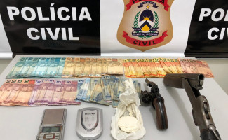 Polícia Civil apreende drogas, armas de fogo e prende três traficantes no interior do Estado 