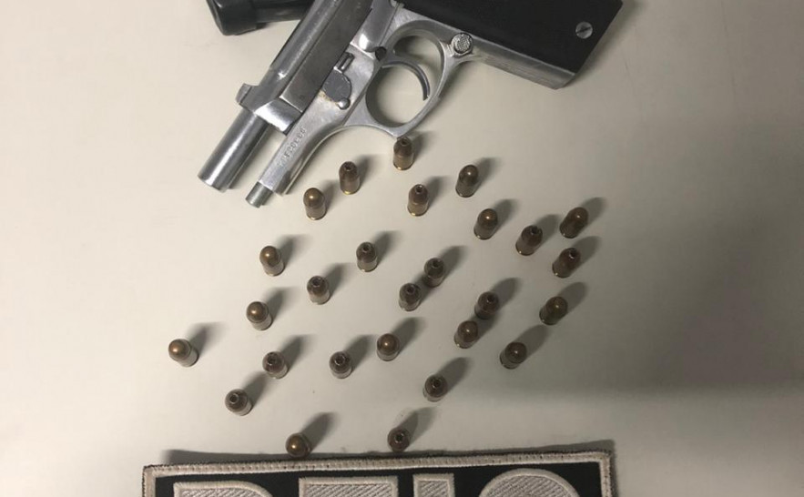 Pistola apreendida durante cumprimento a mandado de busca e apreensão em Cristalândia