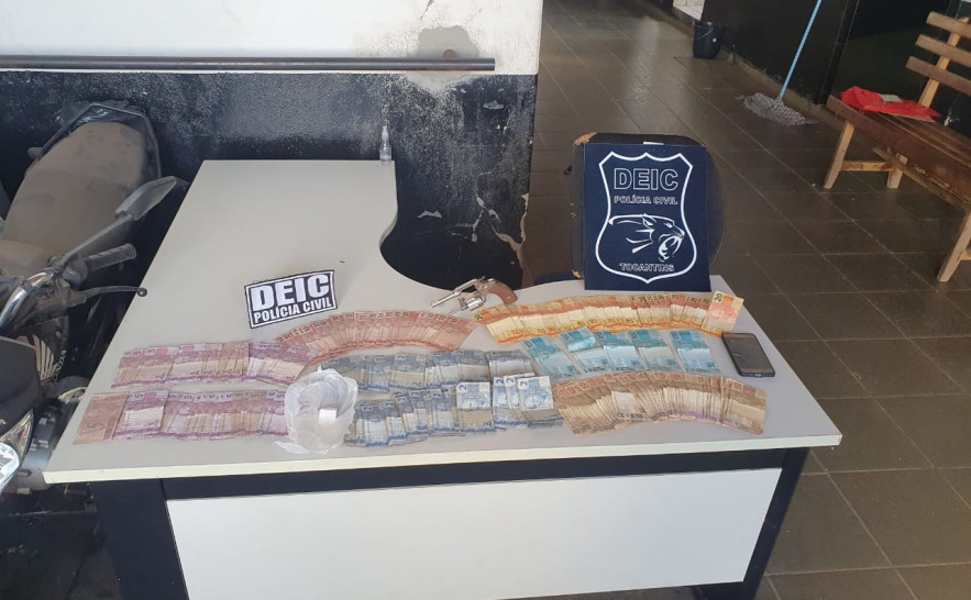 Polícia Civil fecha ponto de venda de drogas e prende traficante em Guaraí 