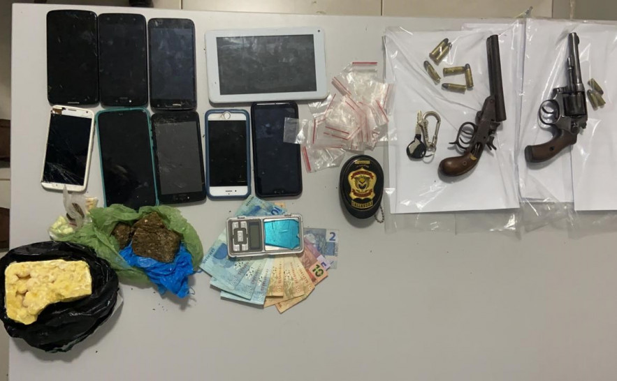 Armas e drogas apreendidas pela Polícia Civil em Gurupi 