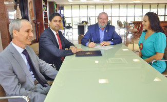 Governador Carlesse garante direito a indenizações para agentes e delegados e nomeia mais 20 escrivães para fortalecer Polícia Civil