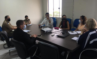 Forças de Segurança escoltam vacinas da Covid-19 do aeroporto de Palmas até o Laboratório Central do Estado
