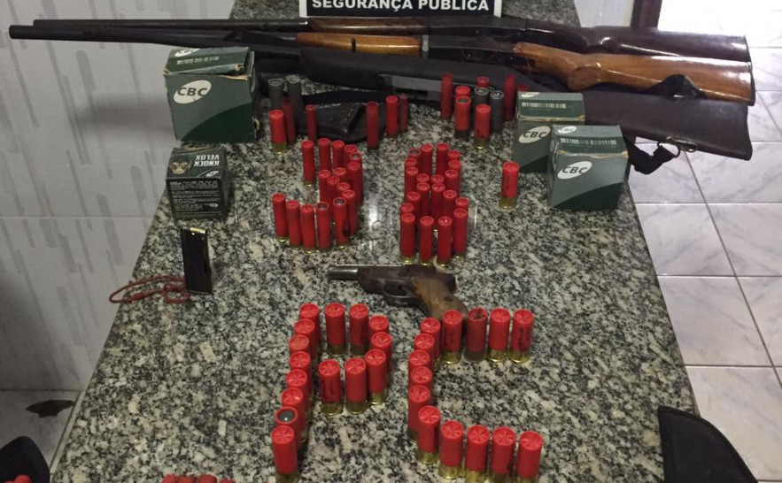 Investigações da Polícia Civil resultam na apreensão de várias armas de fogo e grande quantidade de munições no norte do Estado 