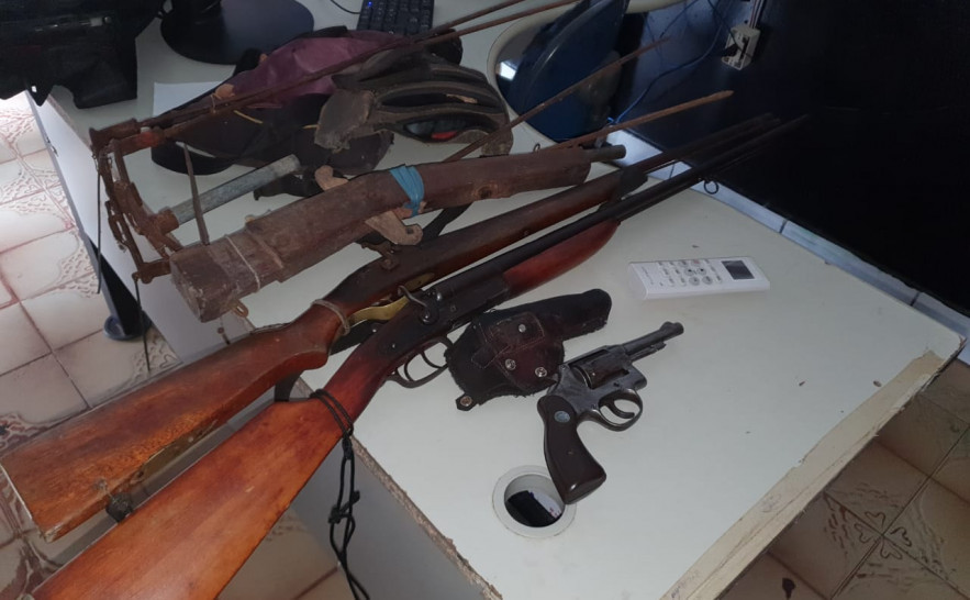 Armas de fogo apreendidas pela Polícia Civil durante operação em Araguatins 