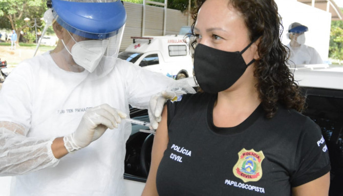 Secretaria Municipal de Saúde recebe doação de geladeiras da Enel Brasil,  como parte do Movimento Unidos Pela Vacina - Prefeitura de Teresópolis