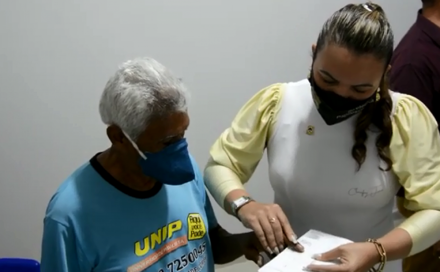 Seu Salvador é o primeiro a ser atendido 
