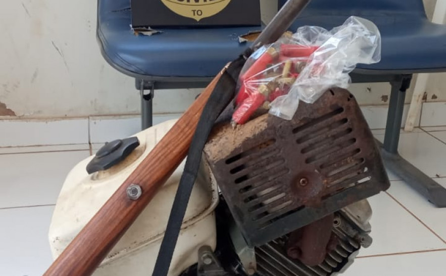 Motor de barco e arma de fogo apreendidos pela Polícia Civil em Pedro Afonso 