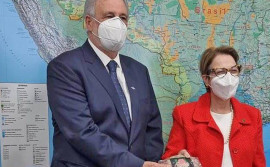 Primeiro produto com Selo Arte do Tocantins é apresentado à Ministra da Agricultura