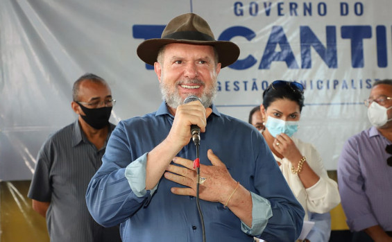 Governador Carlesse inicia terceira etapa da entrega de kits de alimentação e garante segurança alimentar a estudantes