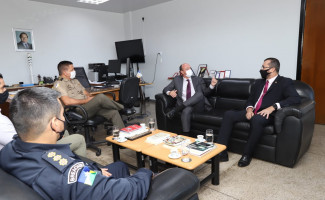 Secretário da Segurança Pública de Rondônia realiza visita técnica para conhecer moto policiamento tático do Tocantins 