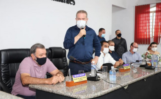 Governador Carlesse assina termos de cooperação com prefeituras para Nucleos de Identificação e autoriza obras em Augustinópolis