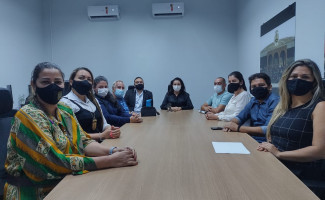 Delegada Geral e Diretor de Polícia da Capital participam de reunião com associações para discutir a utilização da piscina da Cidade da Polícia Civil