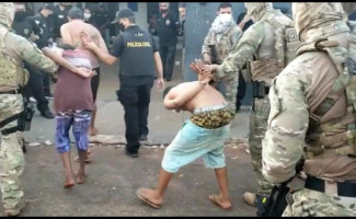 Polícia Civil cumpre 14 mandados de busca e apreensão e cinco de prisão em operação para combater série de homicídios entre facções criminosas