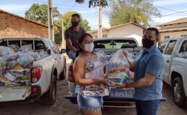 Governo do Tocantins atende 2 mil famílias Javaé com cestas básicas em 19 aldeias na Ilha do Bananal