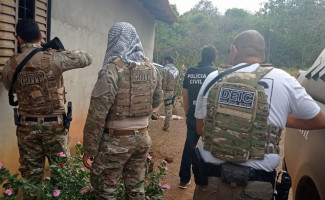 Armas são encontradas em residência de familiares de homem suspeito de estupro de vulneráveis em Araguacema 