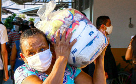 Governo do Tocantins entrega mais de 120 toneladas de alimentos em 20 municípios