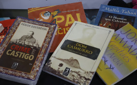 Seciju recebe doação de obras literárias para contribuir com projeto de remição de pena pela leitura nas unidades do Estado