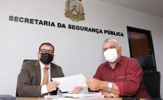 Secretário de Segurança Pública do Tocantins recebe prefeito de Araguatins para tratar sobre atendimento do IML no município
