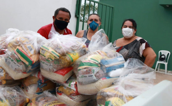 Governo do Tocantins atende, com kits de alimentos, 7,7 mil famílias impactadas pela pandemia em 13 municípios
