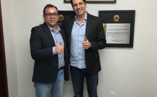 Secretário da Secretaria Pública se reúne com deputado Olyntho Neto para tratar da tramitação do plano de cargos e carreiras da Polícia Civil do Tocantins