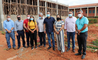 Governador Wanderlei Barbosa vistoria obras do Hospital Regional de Augustinópolis