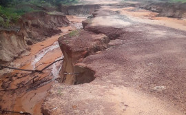 Governo do Tocantins inicia recuperação da TO-428, entre Santa Maria e Recursolândia, que teve parte da rodovia levada pela correnteza