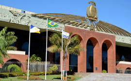 Governo do Tocantins faz circular mais de R$ 207 milhões no mercado com o pagamento dos servidores do Executivo Estadual