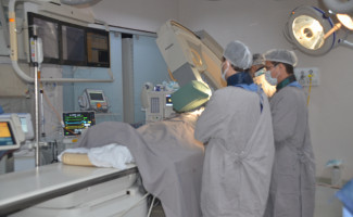 Hospital Geral de Palmas realiza procedimento inédito de um tipo de marcapasso
