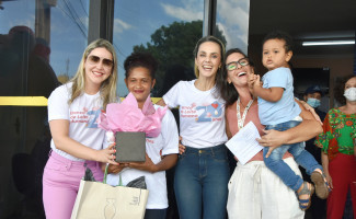 Banco de Leite Humano do Dona Regina completa 20 anos e homenageia mãe doadora